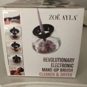 Makeup brush cleaner